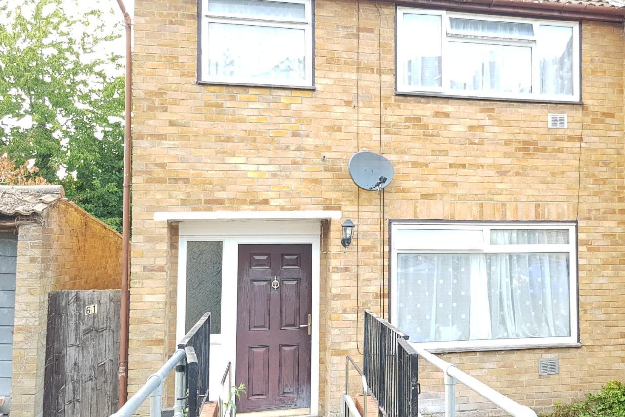 61 Baker Street Apartment Luton  Bagian luar foto