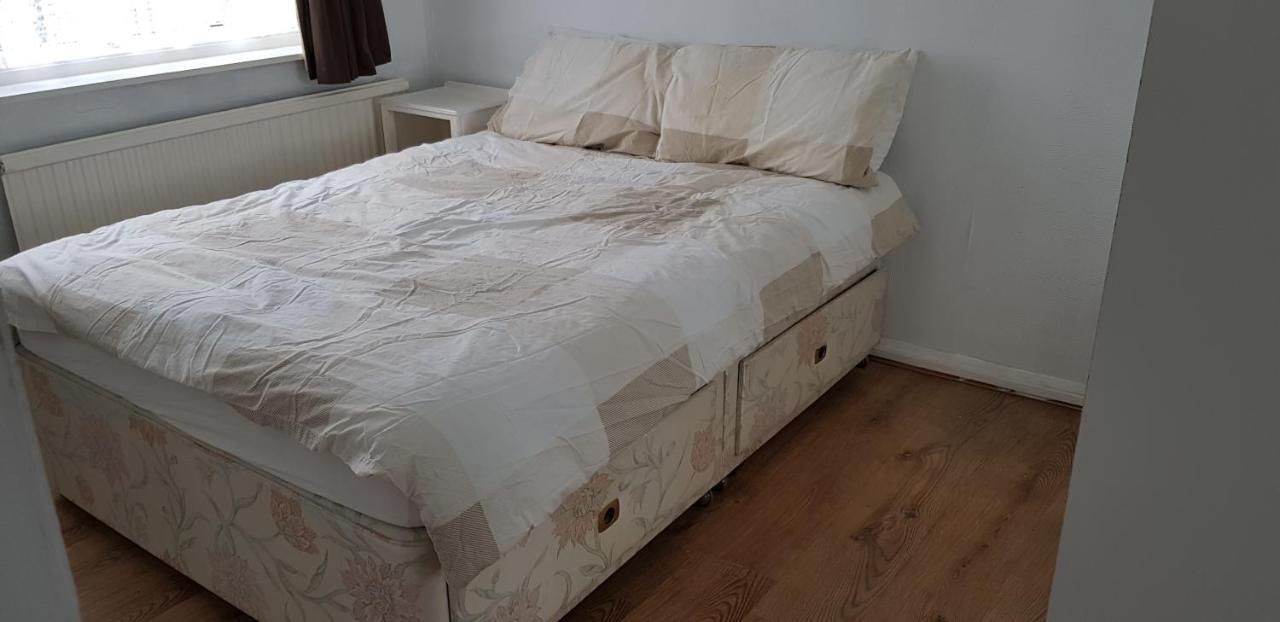 61 Baker Street Apartment Luton  Bagian luar foto