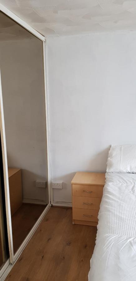 61 Baker Street Apartment Luton  Bagian luar foto