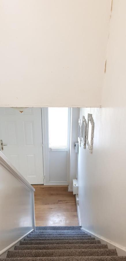 61 Baker Street Apartment Luton  Bagian luar foto